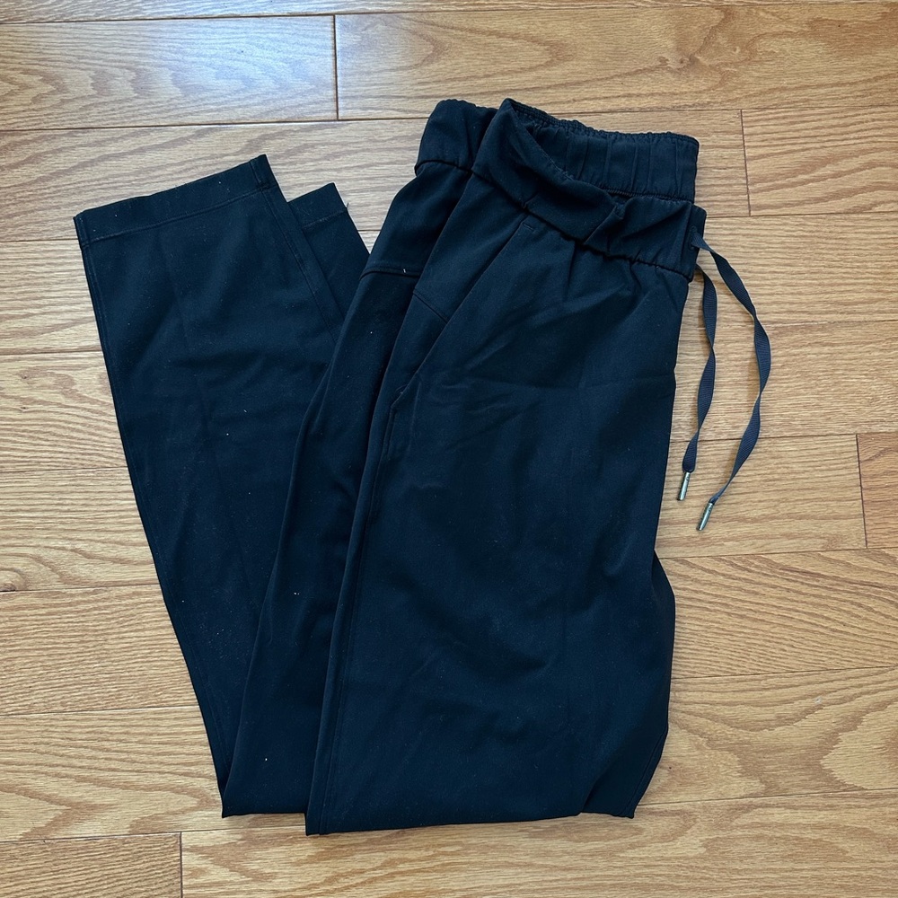 lululemon on the fly size 6